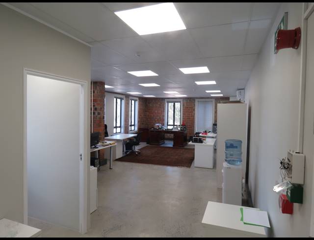 96.20M² OFFICE TO LET IN PAARDEVLEI